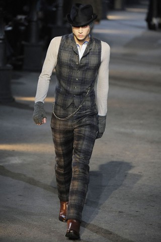 Alexander McQueen / - 2009-2010